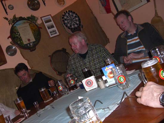 74_der tisch kippt