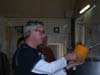 17_Thomas hilft aus